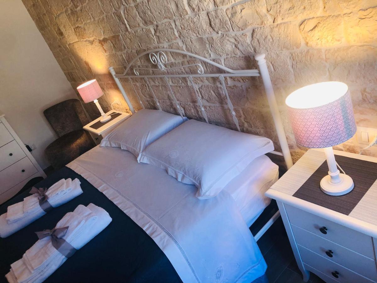 Nido Di Pietra-Dimora In Centro Bed and Breakfast Alberobello Exteriör bild